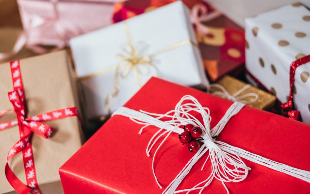 15 Holiday Gift Ideas for Employees