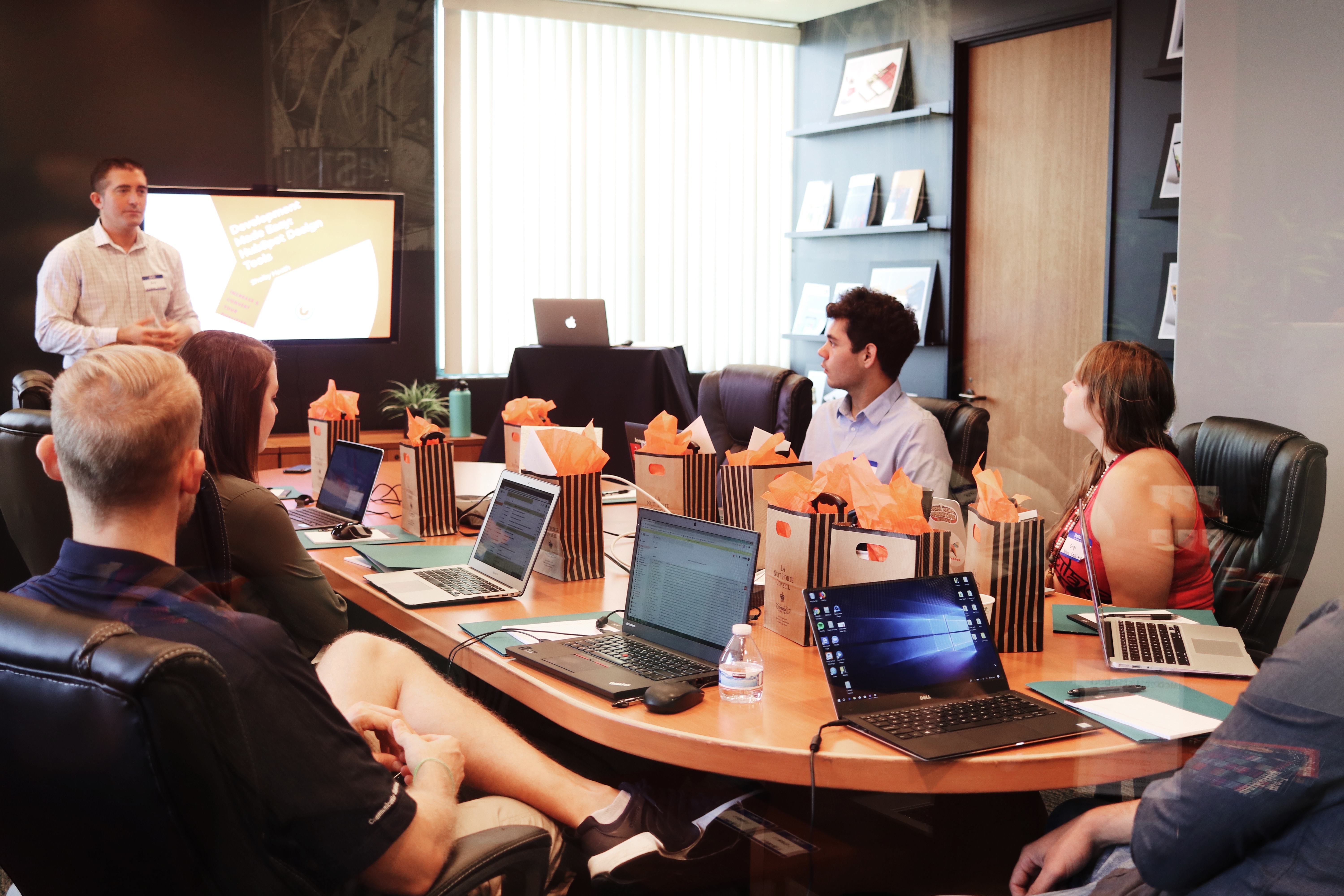 Account Executive with a Powerful Sales Presentation