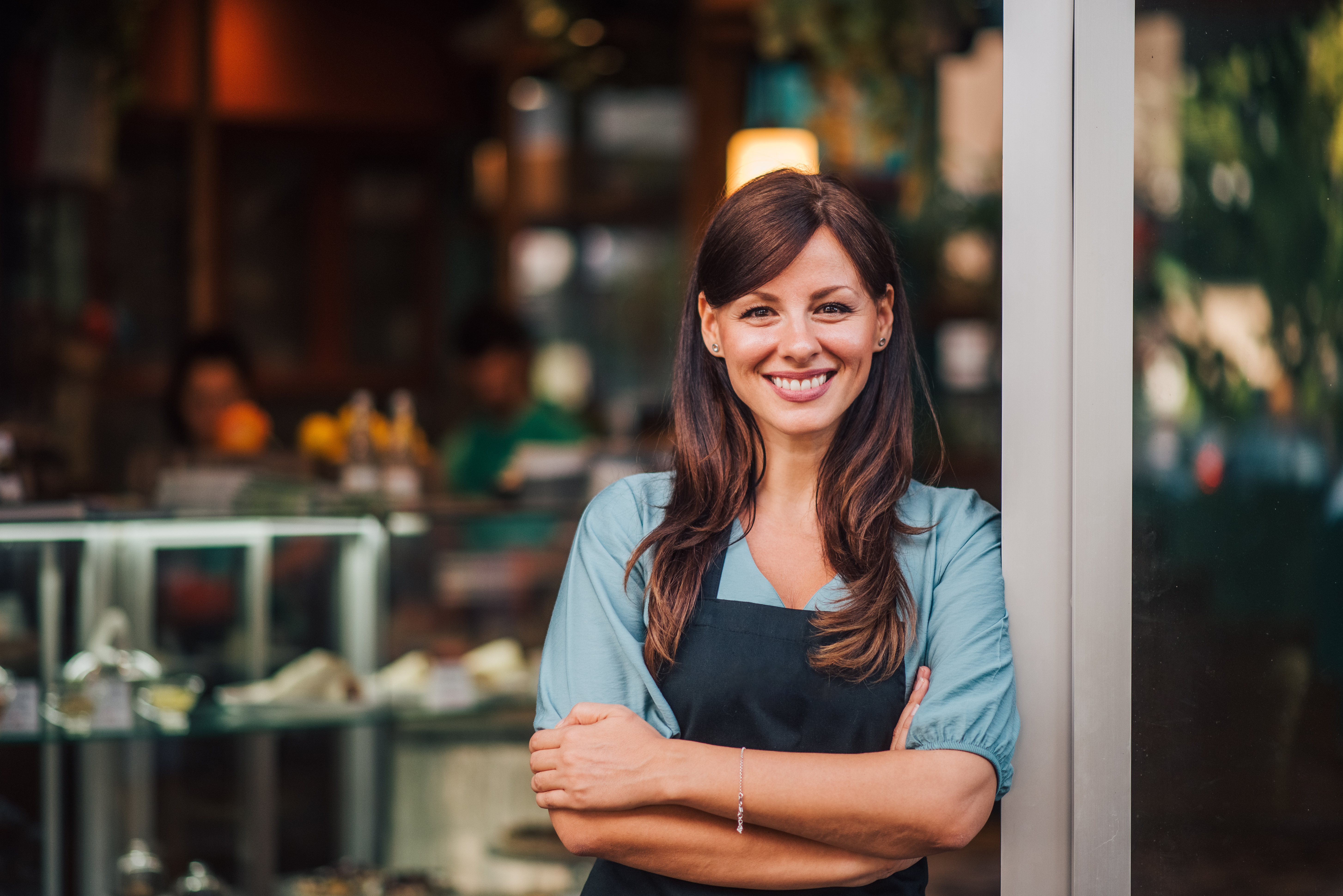 jewelry business owner who received an easy to get small business loan