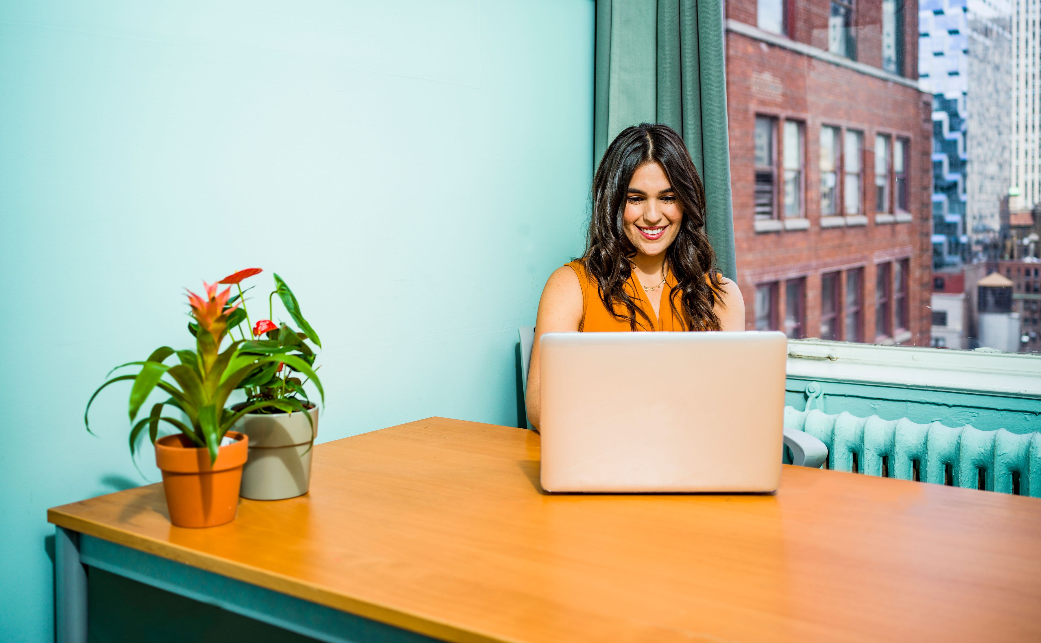 Woman signing up for an Etsy account